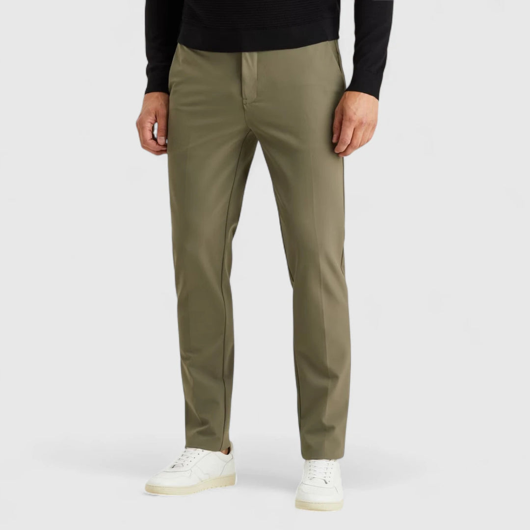 VTR2508600-6497 Vanguard V12 Chino Tech Stretch Tea Leaf / Groen