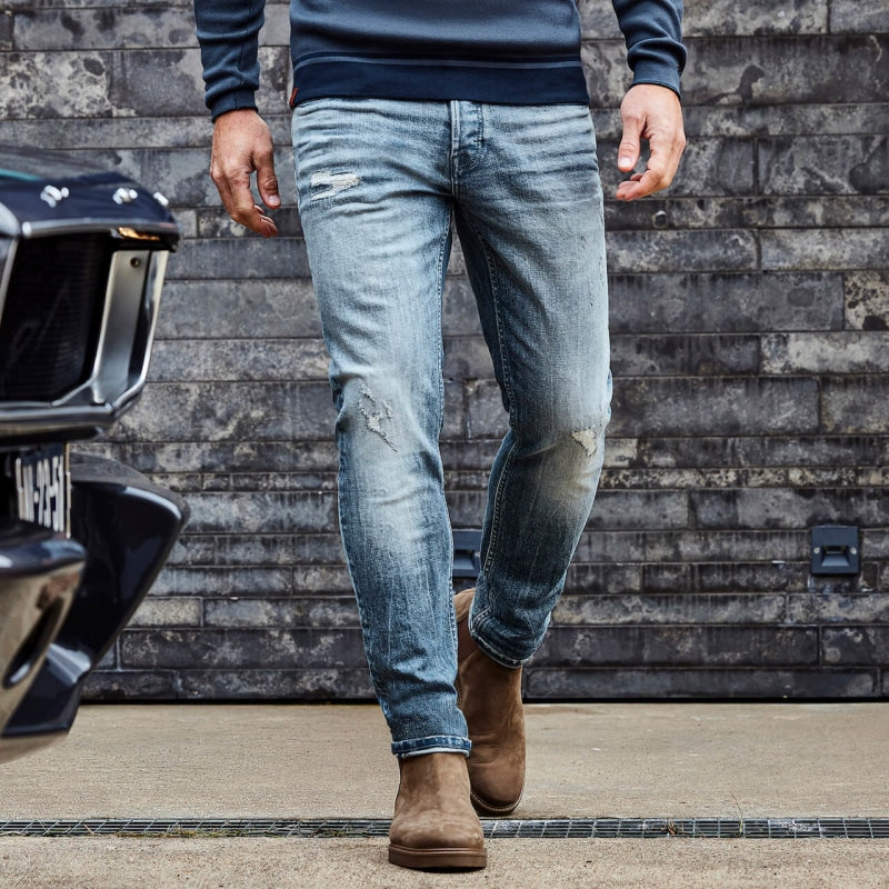 ctr2308710 agd shiftback regular aged grey destroyed cast iron jeans crop3