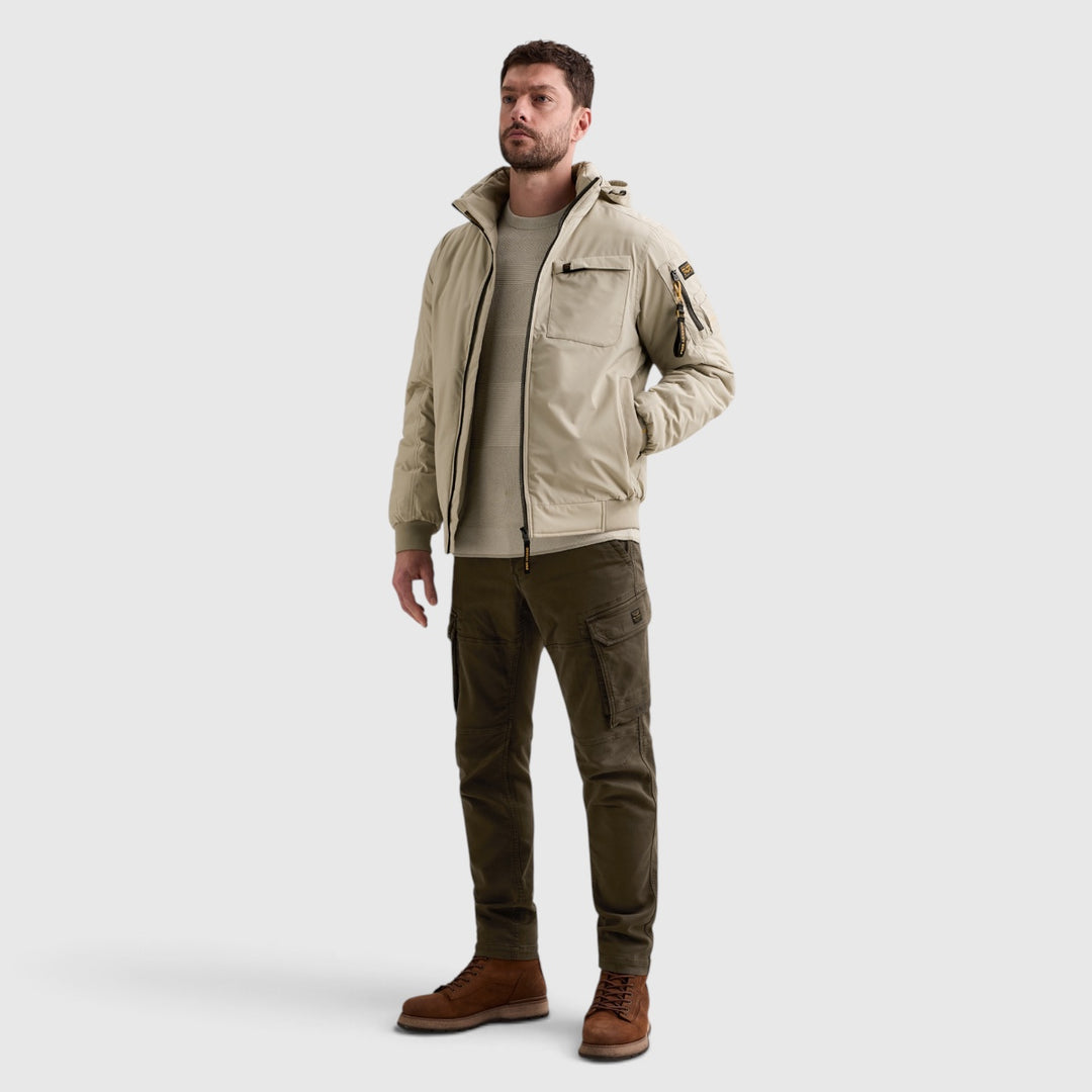 PME Legend Havil-Sky bomberjack in Castle Wall Beige, gedragen door model, PJA2608124-6412