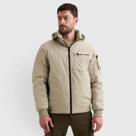 PME Legend Havil-Sky bomberjack in Castle Wall Beige, zijaanzicht op model, PJA2608124-6412