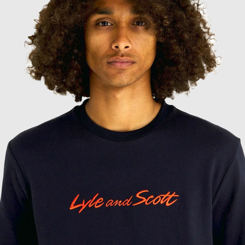 ts1830v x130 script embroidery lyle & scott t-shirt dark navy crop1