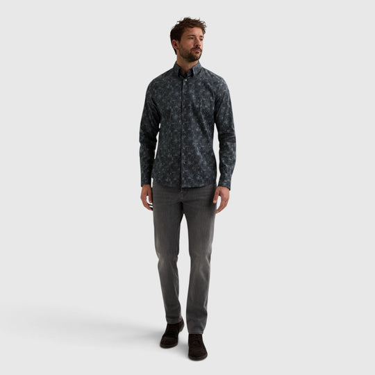 Vanguard overhemd met all-over print in China Blue Blauw, gedragen door model, VSI2608205-5356