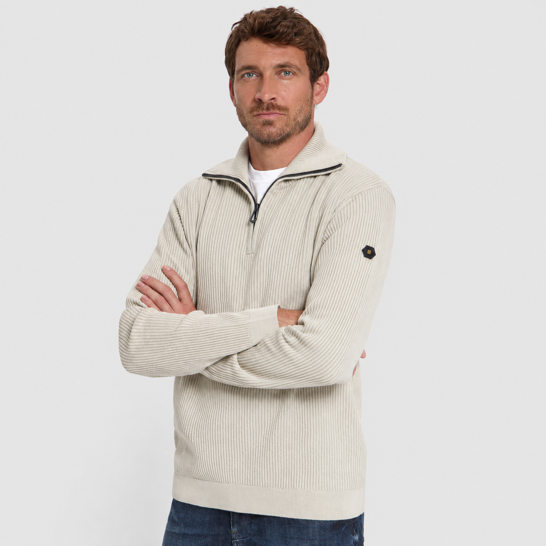 No Excess Trui Ribbed Half Zip Stone 33230932SN-014, schuin aanzicht op model